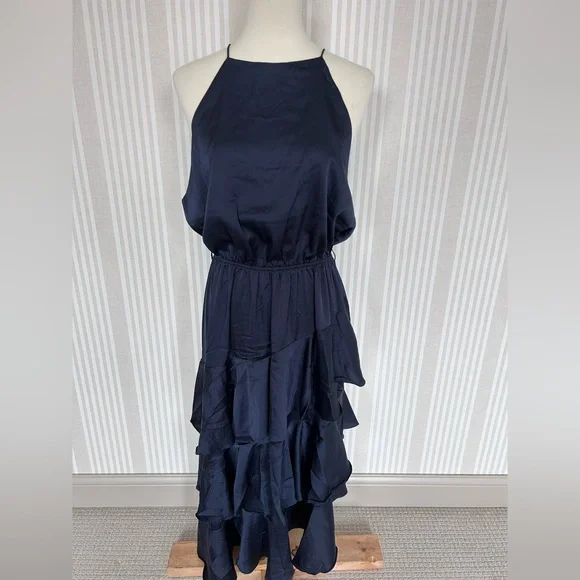 Petal & Pup Navy Seychelle Asymmetric Tiered
Cocktail Party Dress Size 12 NWT - Picture 4 of 11